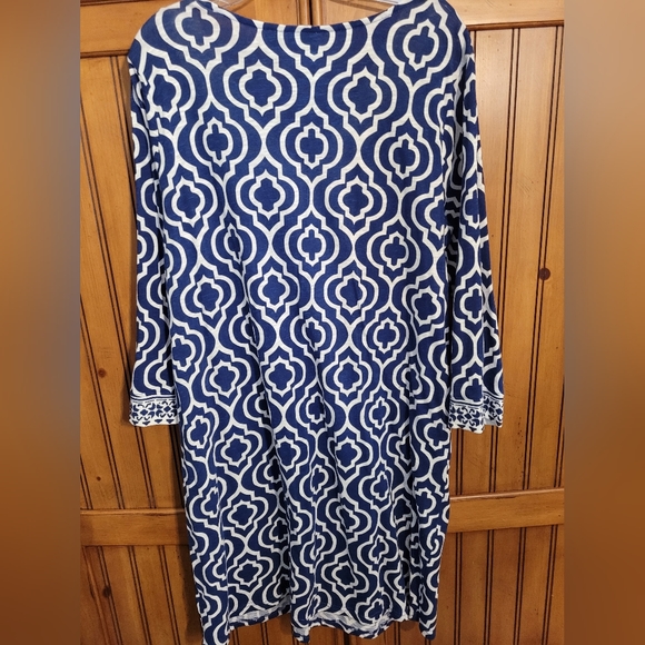 Dress - Picture 2 of 3